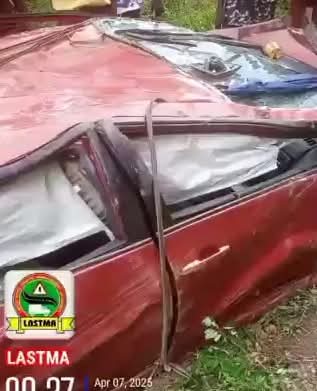 Vehicle falls from Otedola Bridge, driver rescued
