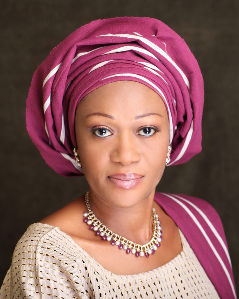 Tinubu’s wife lifts 531 Zamfara farmers