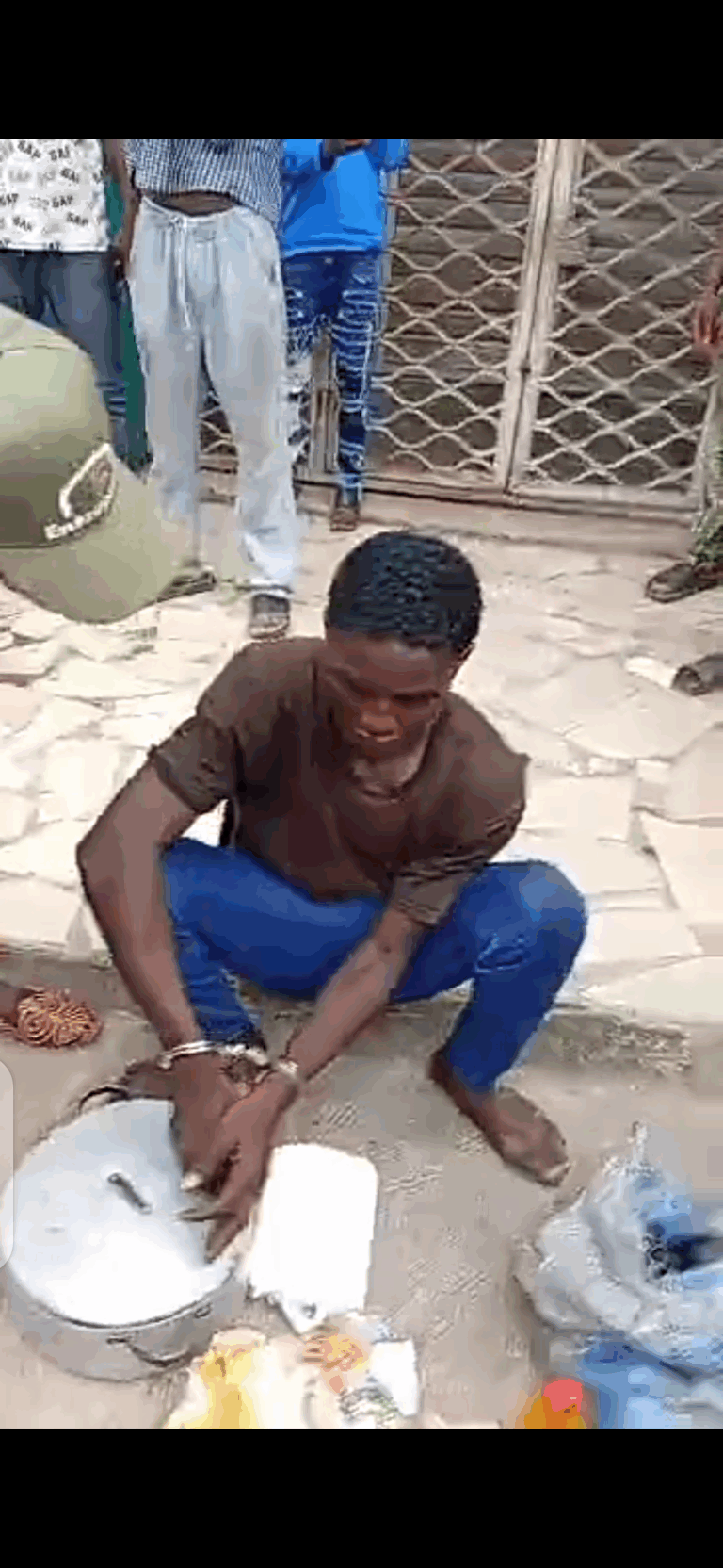 Mob Attacks Man Caught Cooking Faeces, Palm Oil Mixture in Lagos
